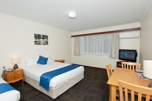 Budget Twin Room (Upstairs Only)